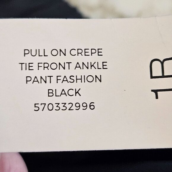 NEW Chico's Black Size 1 R Medium 8 R NEW Crepe Fitted Ankle Pant - Picture 9 of 13